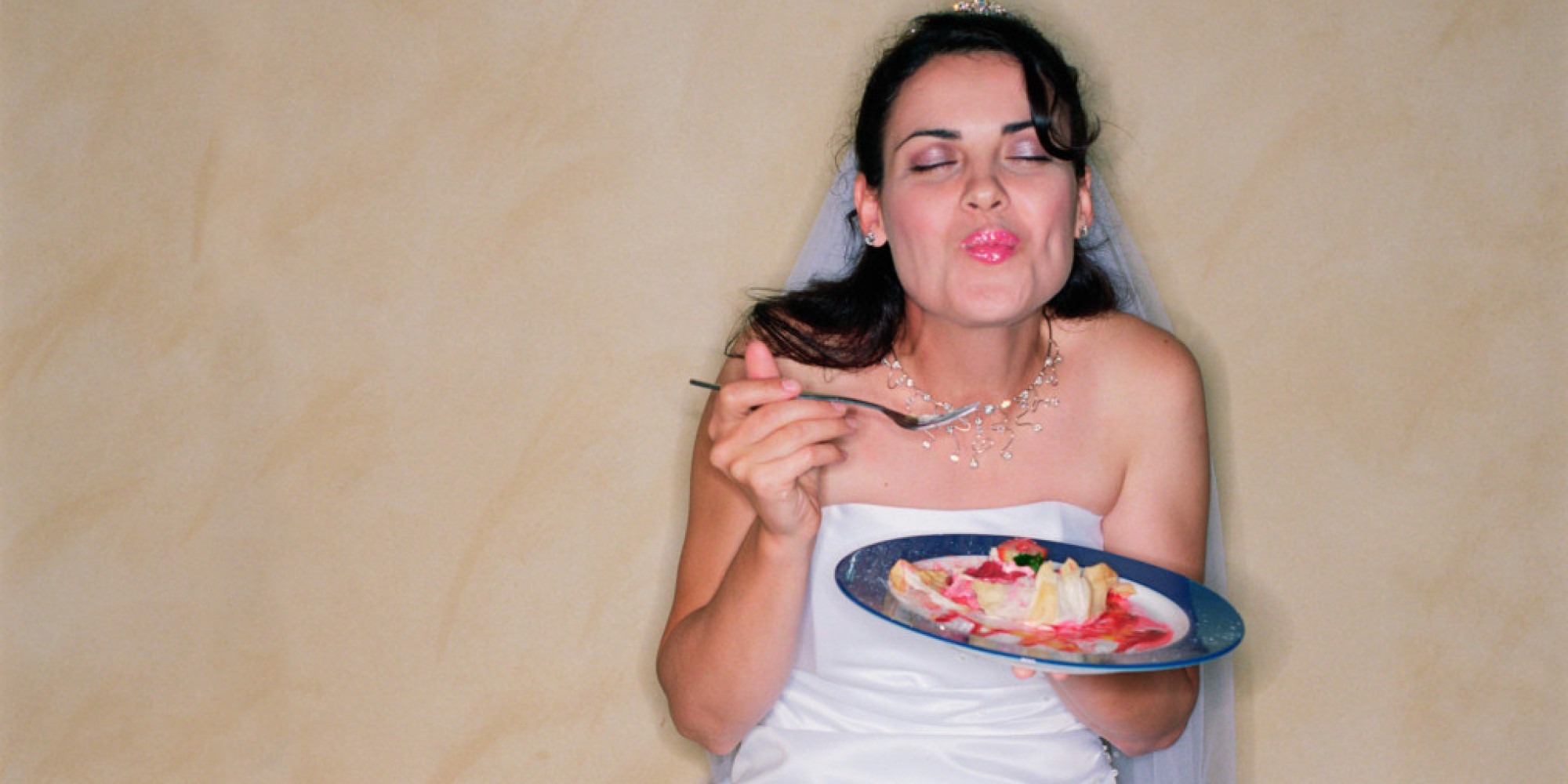 Wedding Foods - Eat like a bird - bride